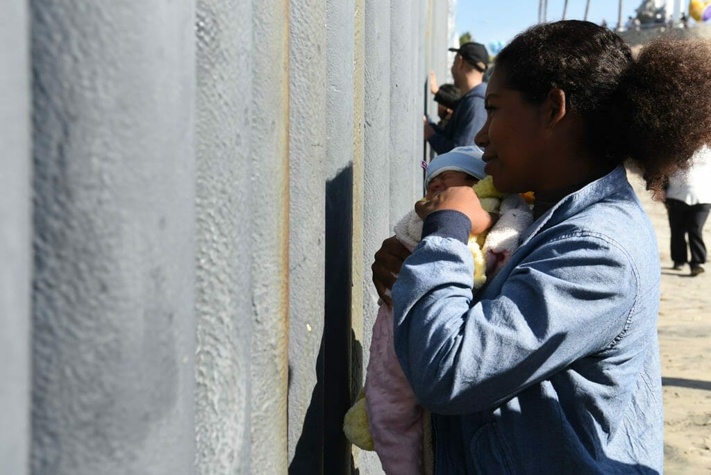 Solicitantes-de-asilo-en-México-esperando-tribunal-de-inmigración como ganar asilo politico en ee. uu. EE.UU